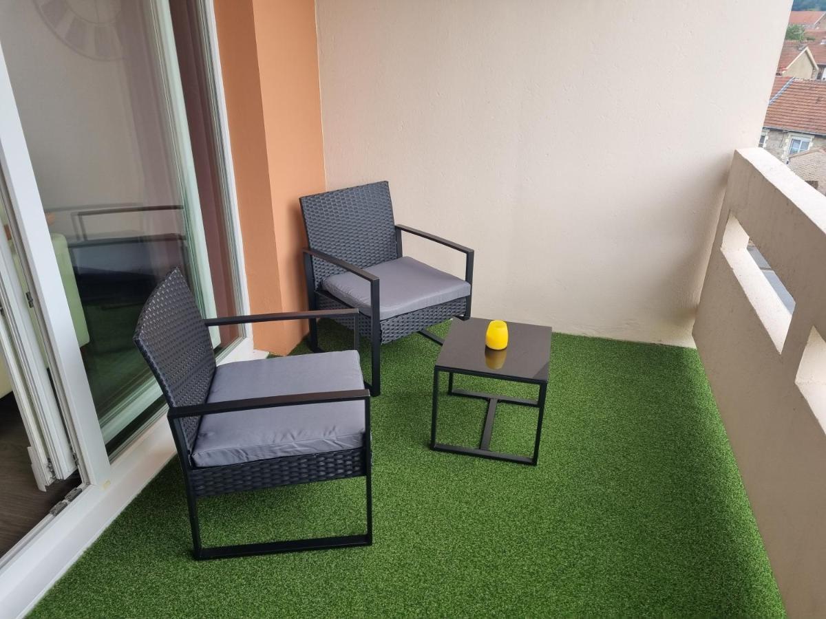 Bel Appartement 2 Chambres ,Residence Privee Givet Dış mekan fotoğraf